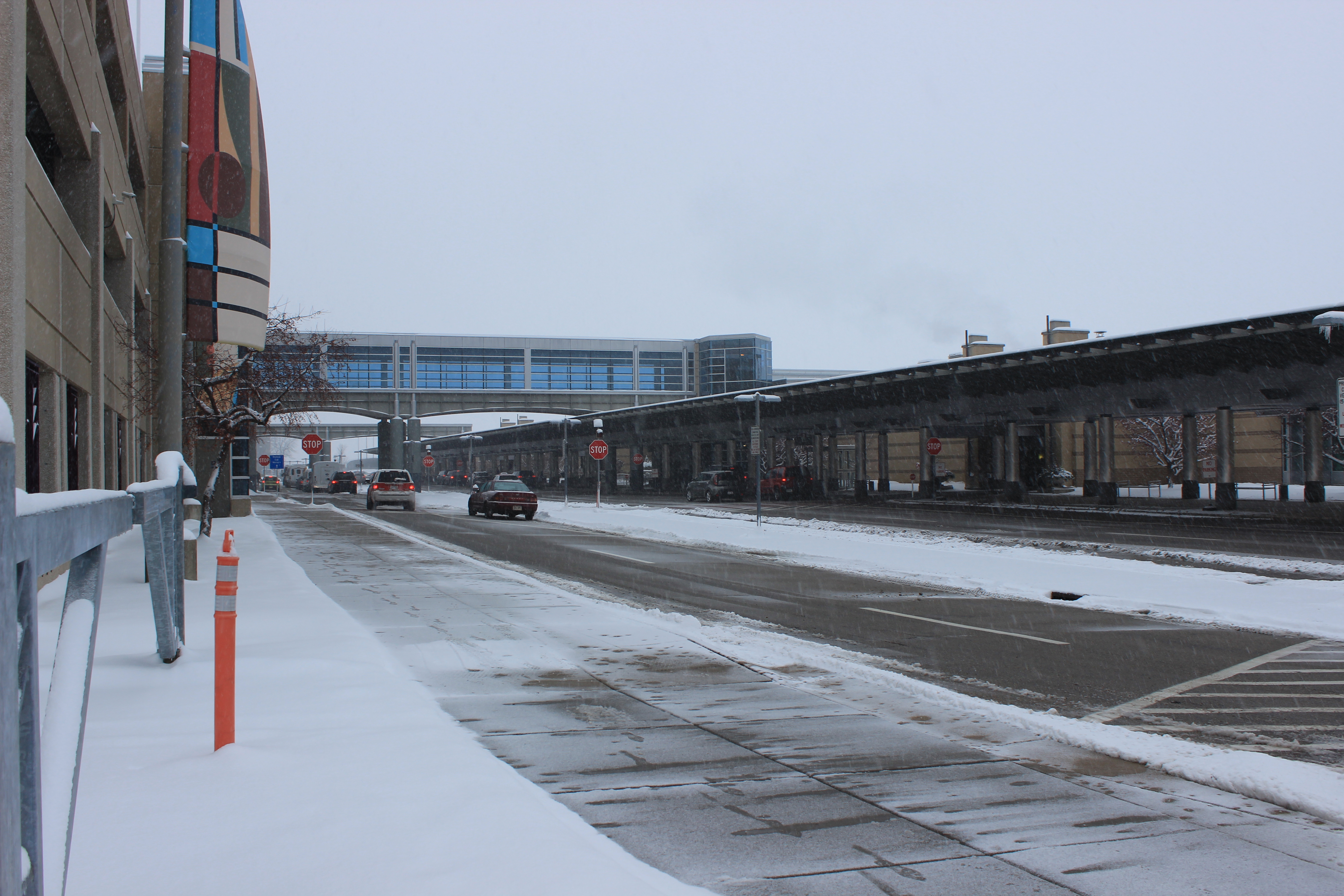 Madison Airport Arrivals - t6awlin